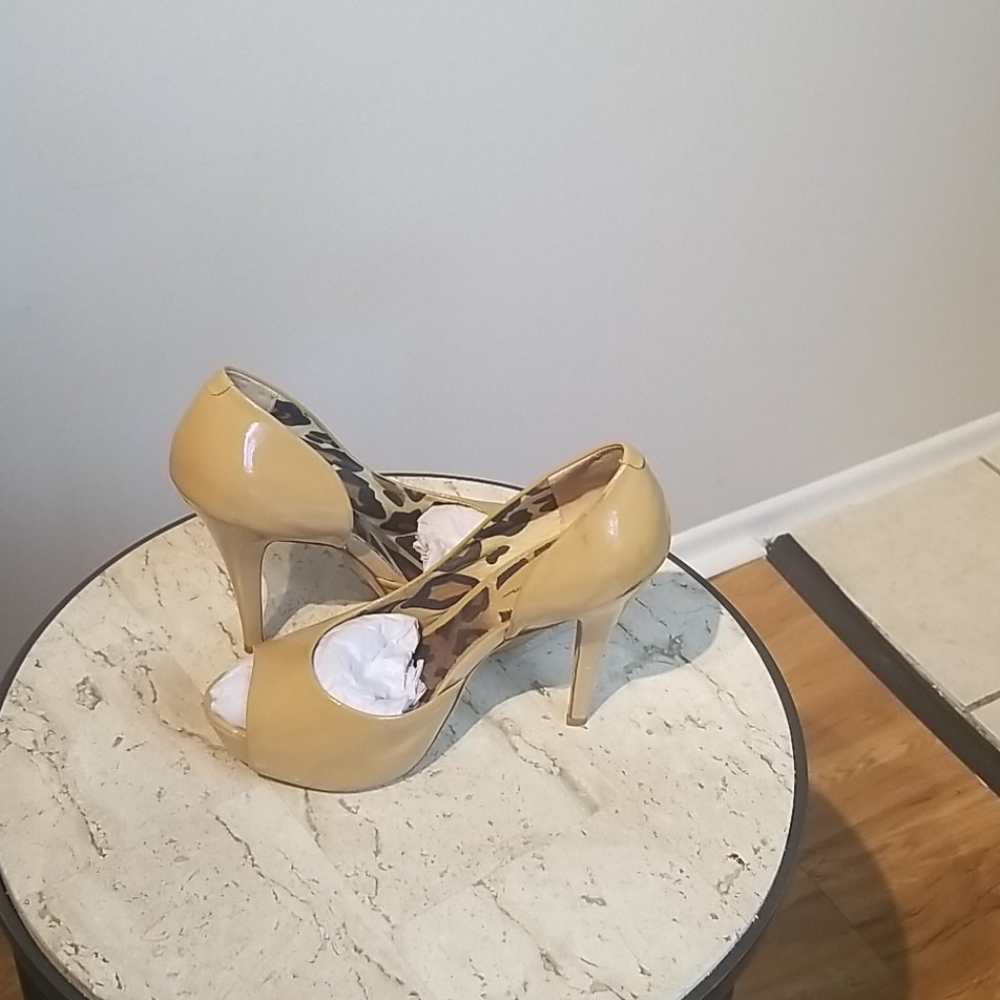 Shoes - Picture 3 of 3